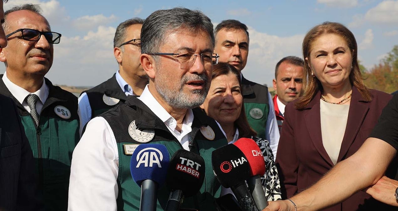 Bakan 3 ildeki orman yangınıyla ilgili son durumu açıkladı