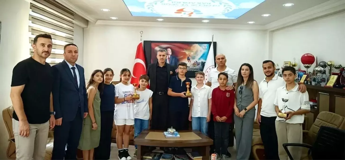 Hakkarili Sporculardan Triatlon Başarısı