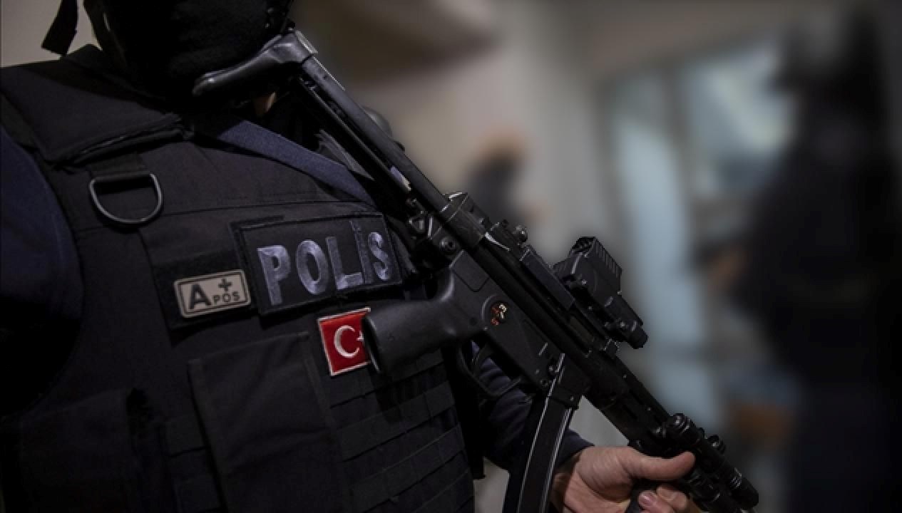 İzmir’de uyuşturucu ve silah kaçakçılığı operasyonu: 7 kişi tutuklandı