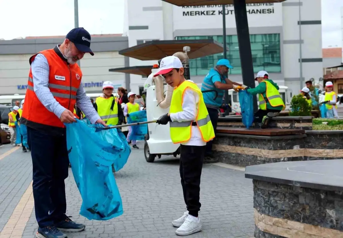 Kocasinan Belediyesi’nden Çevre Temizliği Farkındalığı Etkinliği