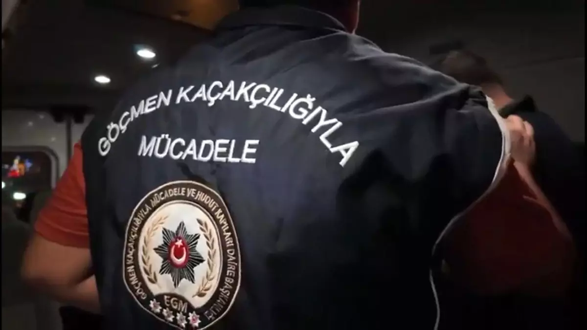 Mersin’de 12 Düzensiz Göçmen Geri Gönderme Merkezine Teslim Edildi