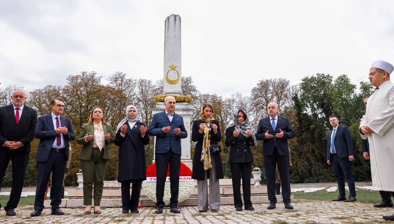 Numan Kurtulmuş, Budapeşte’de Galiçya Türk Şehitliği’ni ziyaret etti