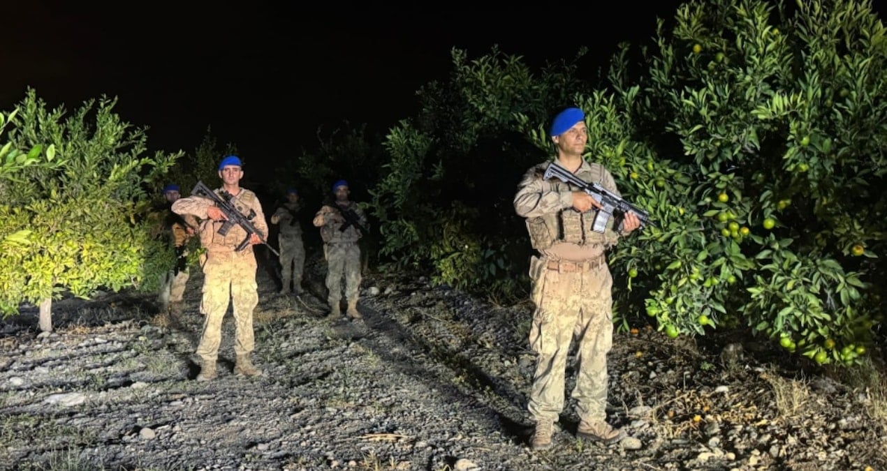 Tarlada yatan serveti korumak için komandolar harekete geçti