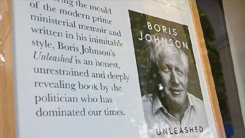 Eski İngiltere Başbakanı Johnson: Kitaplarımı yazarken yapay zekâdan faydalandım, ChatGPT harika