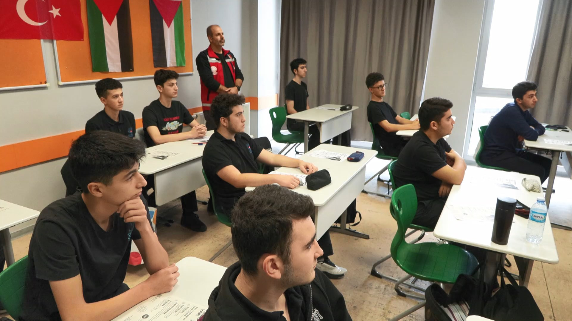 Tüm okullarda deprem tatbikatı yapıldı