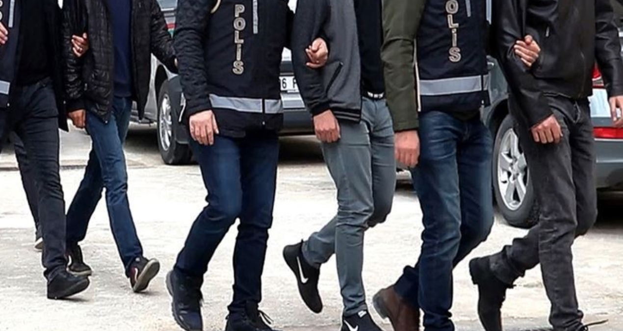 Adana’da 1 kişiyi bıçaklayarak öldürdüğü iddia edilen zanlı tutuklandı