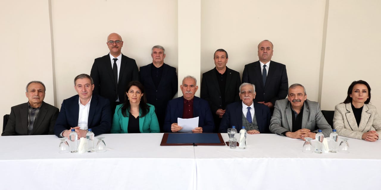 AKP’li vekilleri İmralı korkusu sardı: Gidelim ama poz vermeyelim