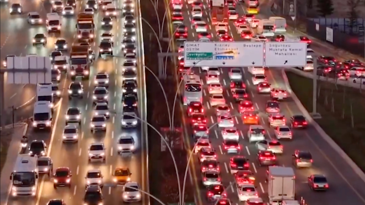 Ankara’da artan trafik sorunu çileye dönüyor: Her gün trafik gittikçe katlanıyor