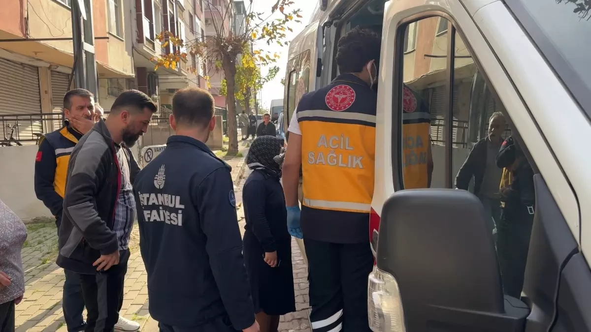 Avcılar’da Yangın: Anne ve İki Çocuk Kurtarıldı