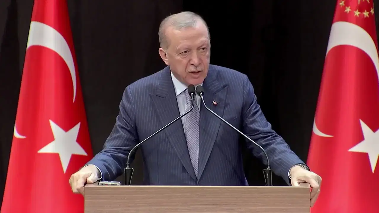 Erdoğan ‘İBB iddianamesine’ değinmedi, Özgür Özel’i hedef aldı: ‘Kurduğu pespaye cümleleri kendisine iade ediyoruz’