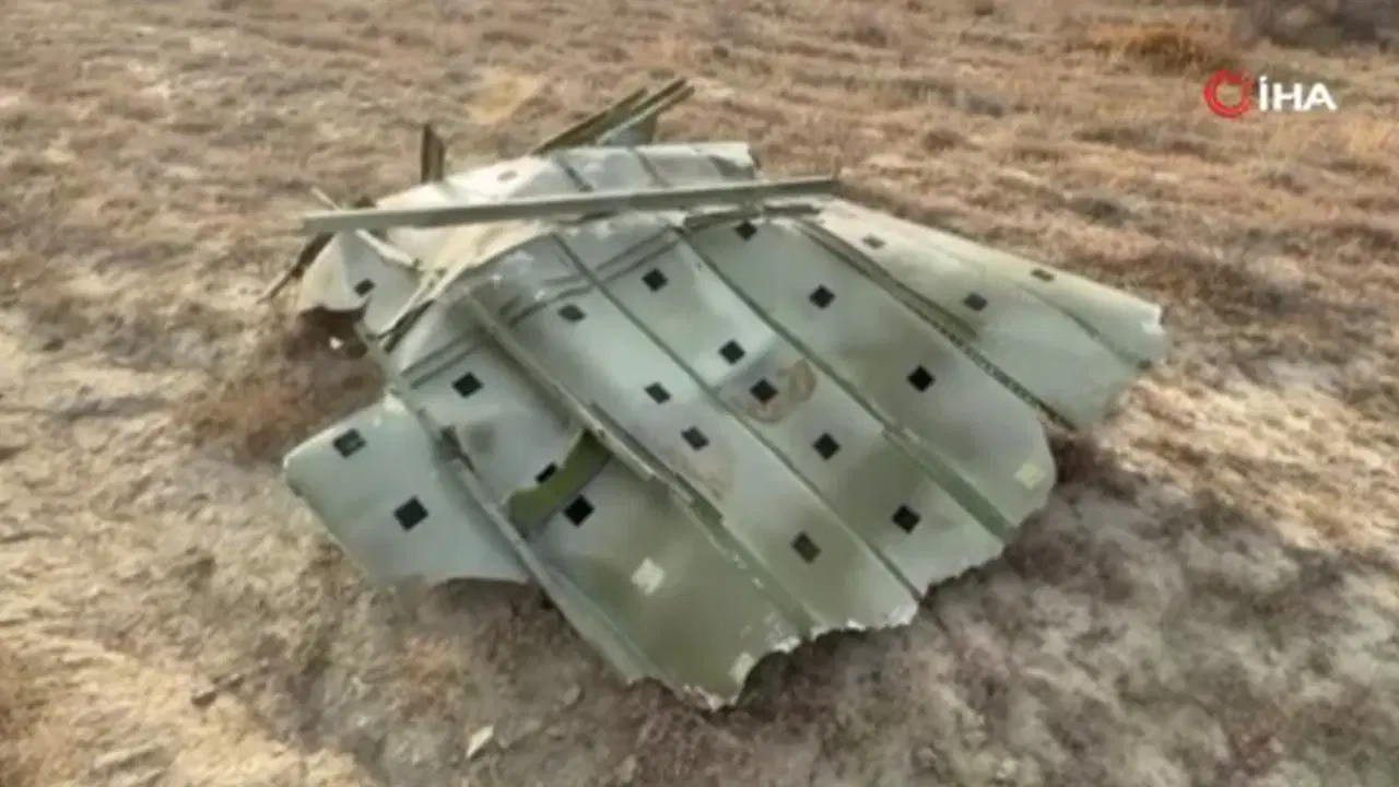Gürcistan’da düşen TSK’ya ait kargo uçağının parçalarından yeni görüntüler
