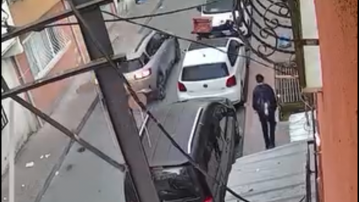 İstanbul’da 13 yaşındaki çocuk okul arkadaşını boğazından bıçakladı