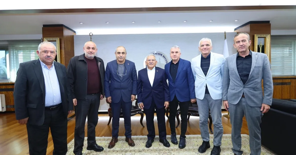 Memduh Büyükkılıç’a ziyaretçi akını