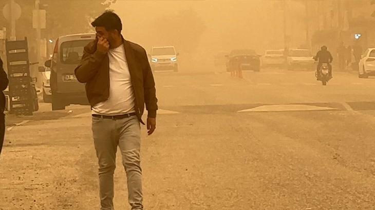 Şanlıurfa’yı toz bulutu kapladı! Göz gözü görmüyor: Yetkililerden ‘Evinizde kalın! uyarısı