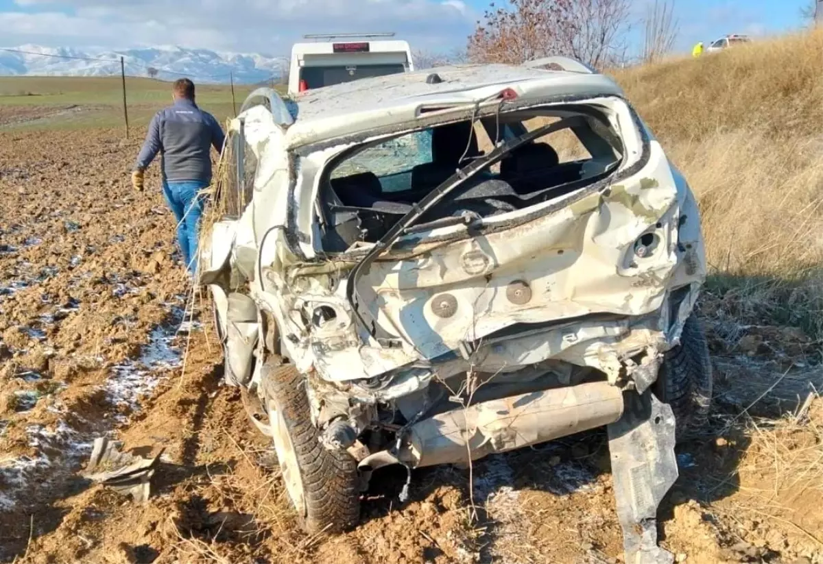 Amasya’da otomobil ile SUV araç çarpıştı: 8 yaralı