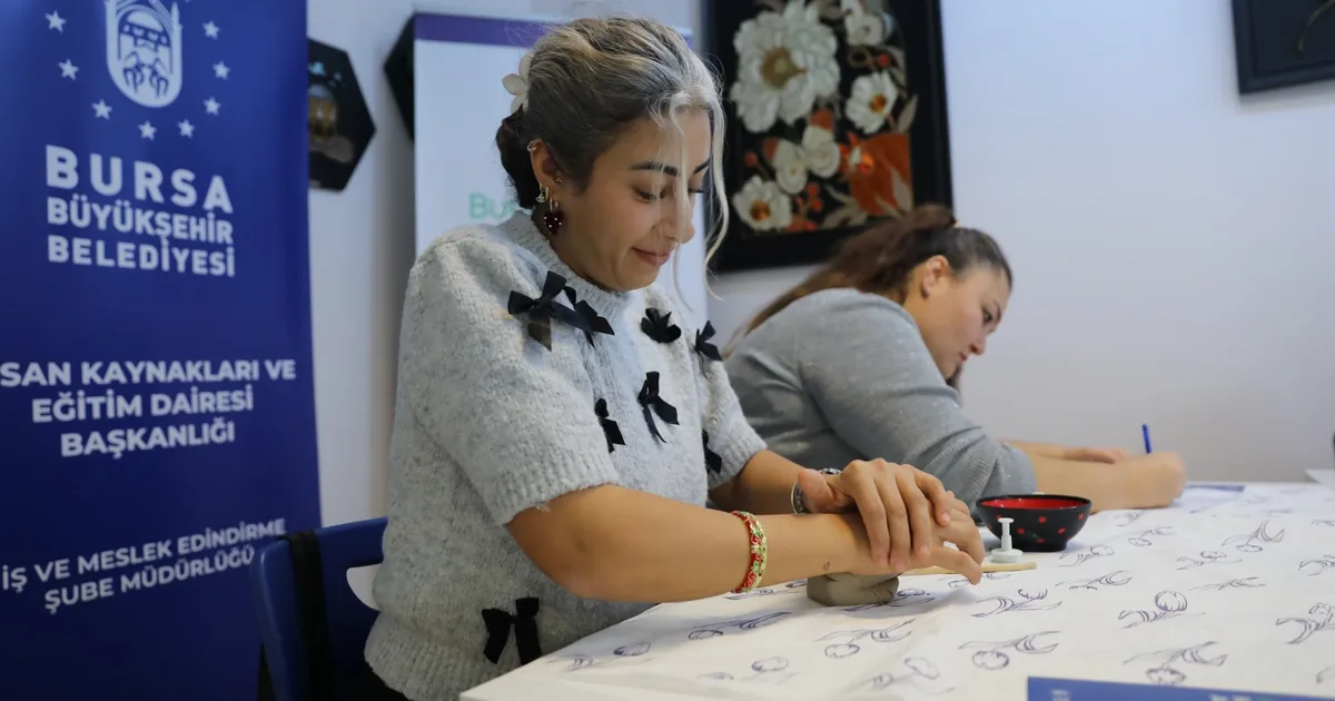 Bursa’da engel tanımayanlar için seramik atölyesi