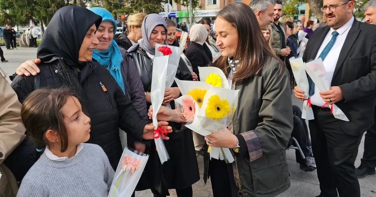 Gölcük’te Dünya Kadın Hakları Günü kutlaması
