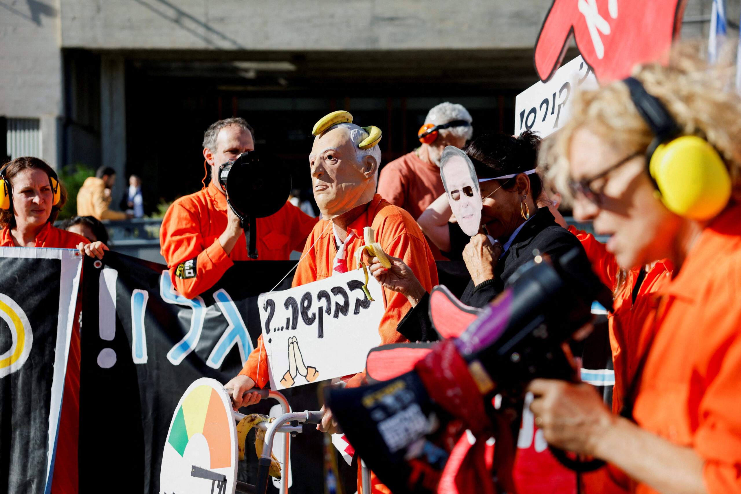 Netanyahu’ya “yolsuzluk affı” protestosu