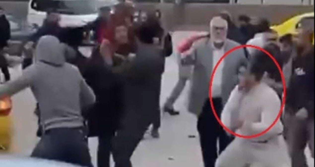 Resmen meydan savaşına çıktılar: Demir sopa ve yumruklarla birbirine saldırdılar