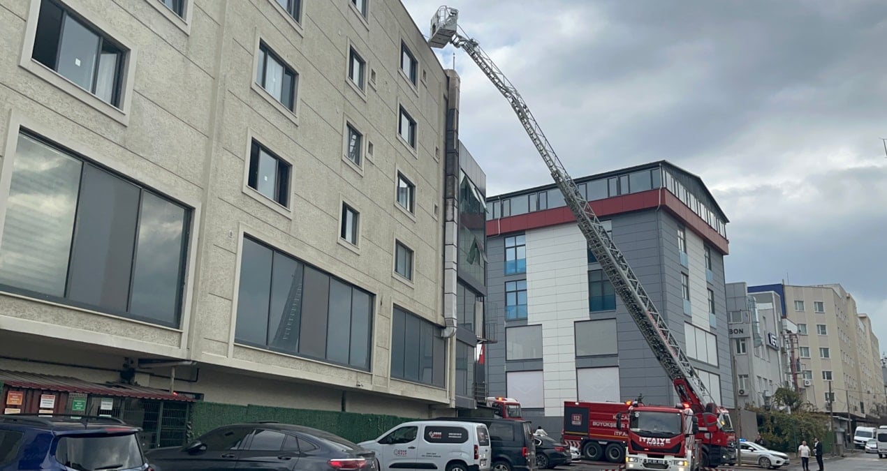 Restoranda yangın çıktı, otelde kalanlar tahliye edildi