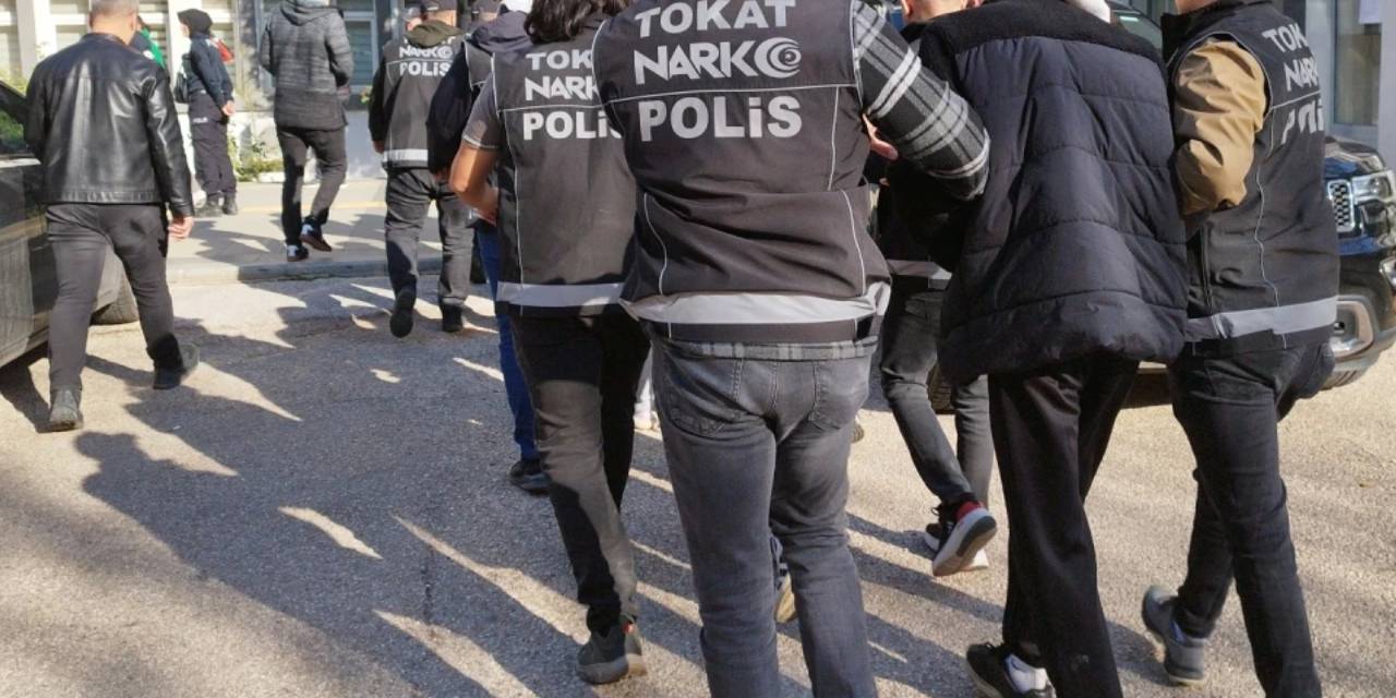 Zehir taciri binlerce sentetik hapla yakalandı: Şüpheli tutuklandı