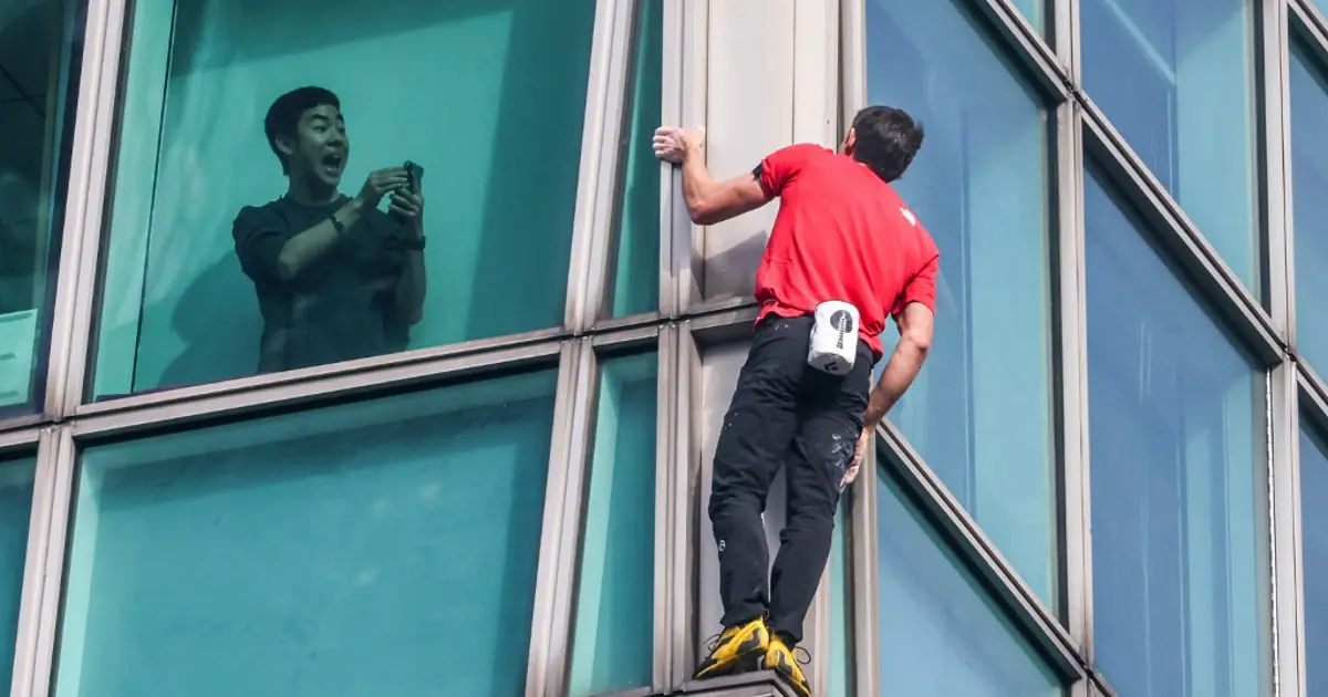 508 metrelik gökdelene ipsiz tırmandı | NTV Haber