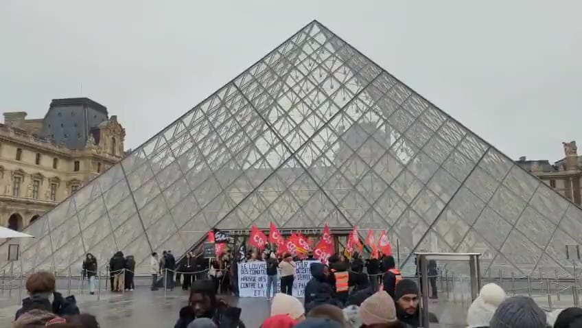 Louvre Müzesi’nde yeniden grev kararı: Yüzlerce emekçi iş bırakacak