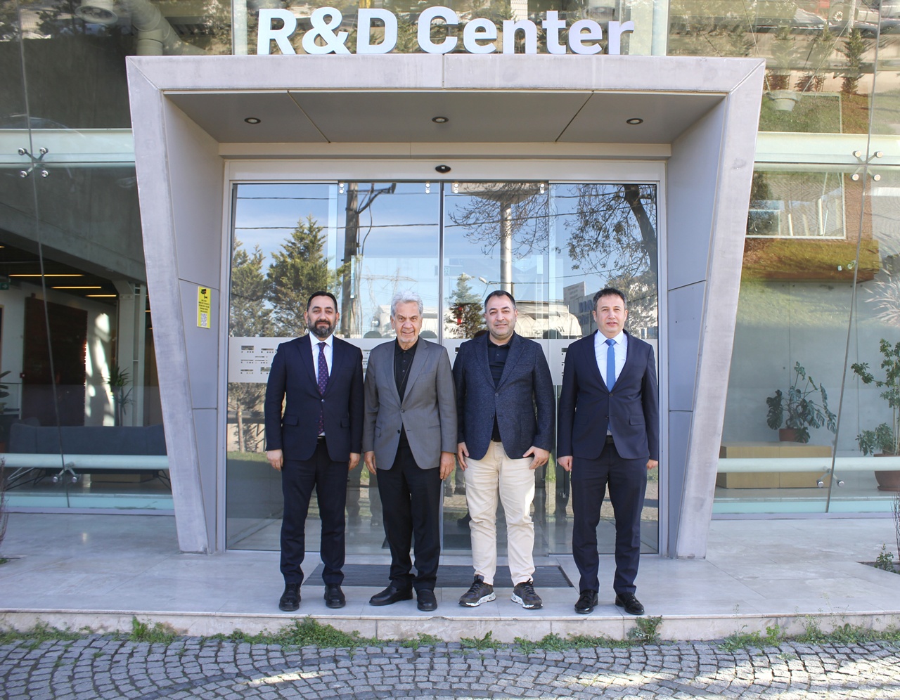 Karekara Lojistik filosuna 15 adet Tırsan Treyler ekledi